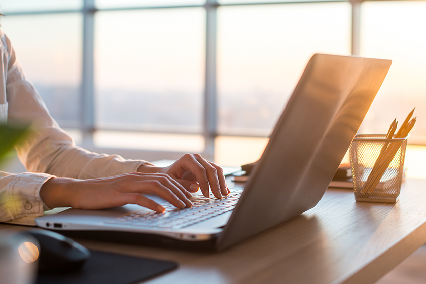 将安全性与 AWS 工作流程集成